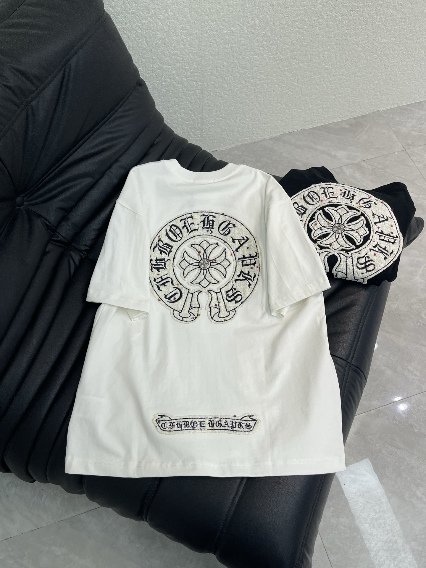 Women's short sleeves